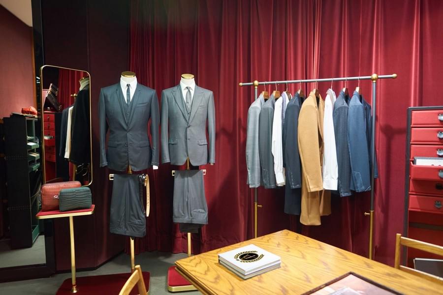 Close-up of Italian fabric texture used for Deletto Milano suits